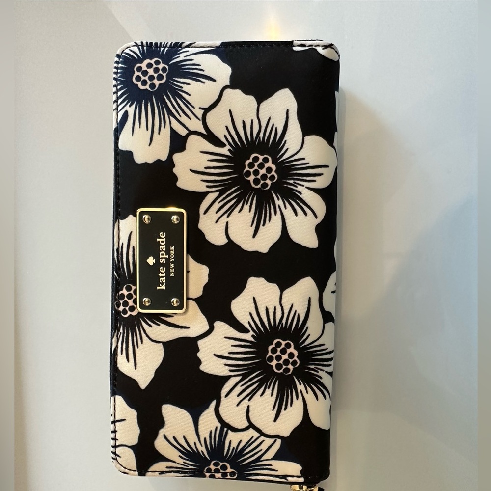 New Kate Spade Navy Wallet